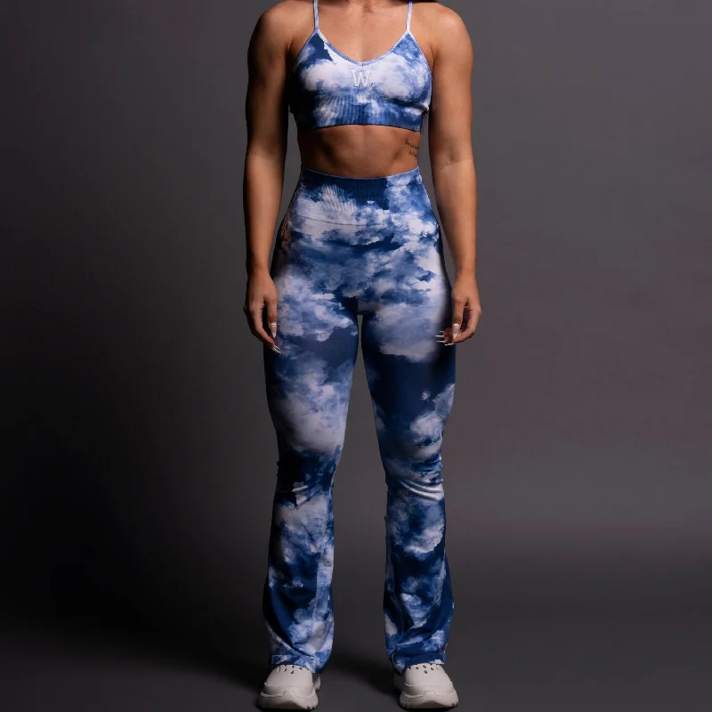 Our Stamp "Everson Seamless" Gracie Flare Scrunch Leggings in Blue Sky Scandinavian