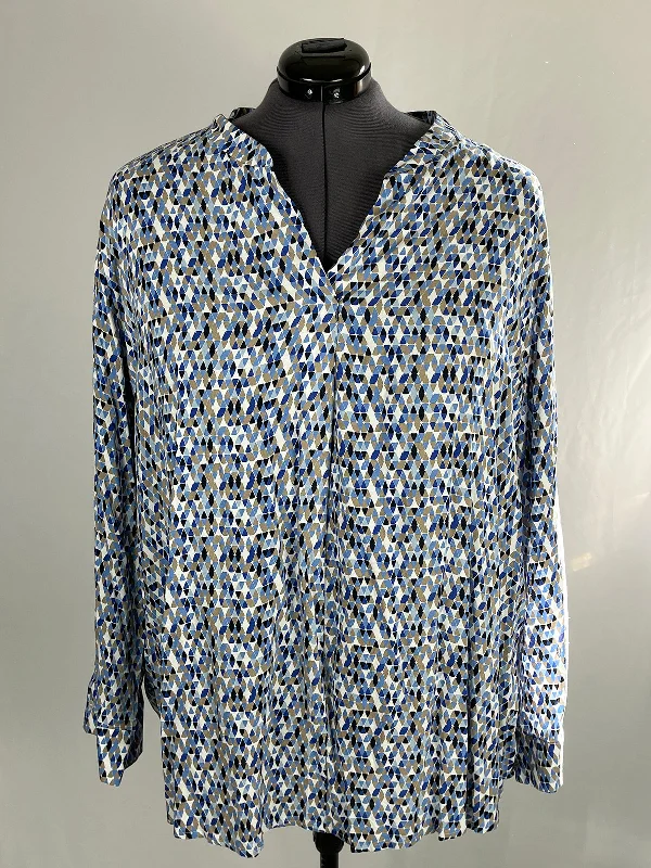Ulla Popken Size 32/34 Light Blue & Beige Triangles Shirt NWT Cool Women's Distressed