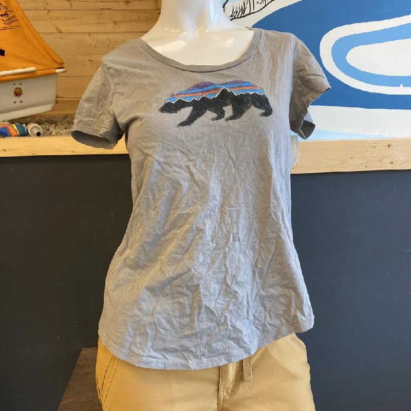 Patagonia - Women's Fitz Roy Bear Organic Scoop T-Shirt - MSRP $55: Grey-women-SM Cozy Women's Sherpa - lined
