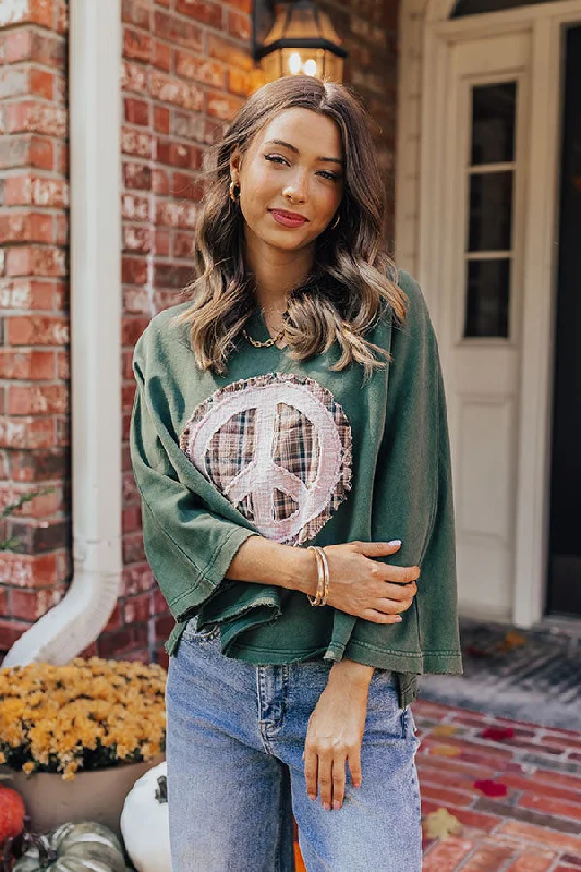 Peace And Love Vintage Wash Tee in Hunter Green Street
